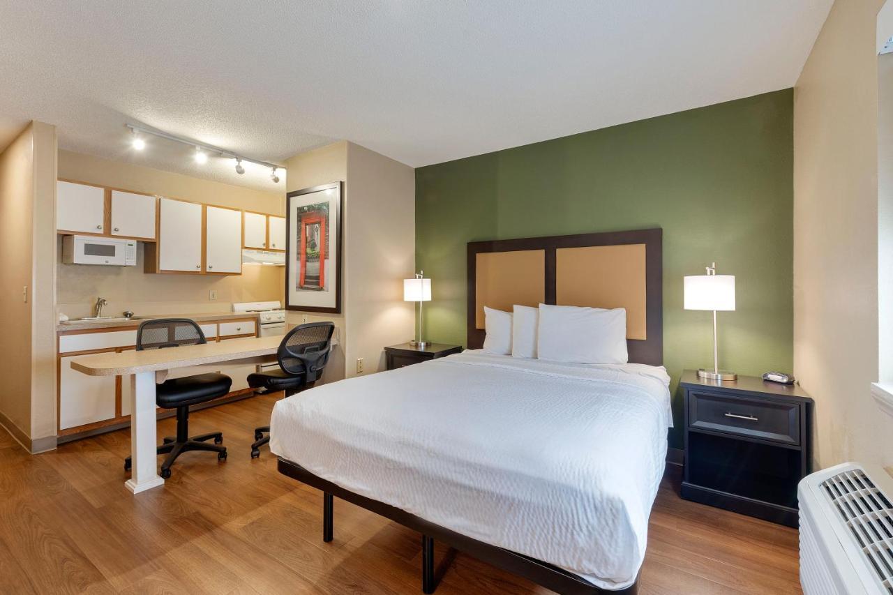 Extended Stay America Select Suites - Charlotte - Tyvola Rd - Executive Park Bagian luar foto