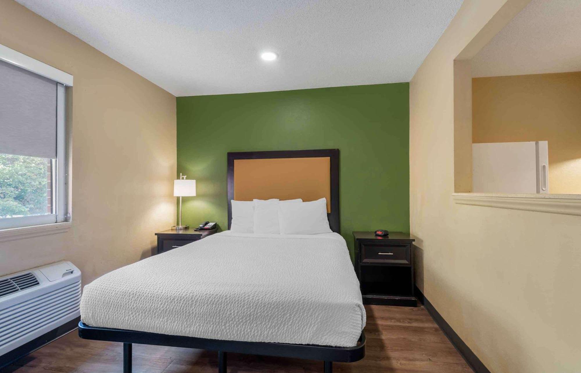 Extended Stay America Select Suites - Charlotte - Tyvola Rd - Executive Park Bagian luar foto