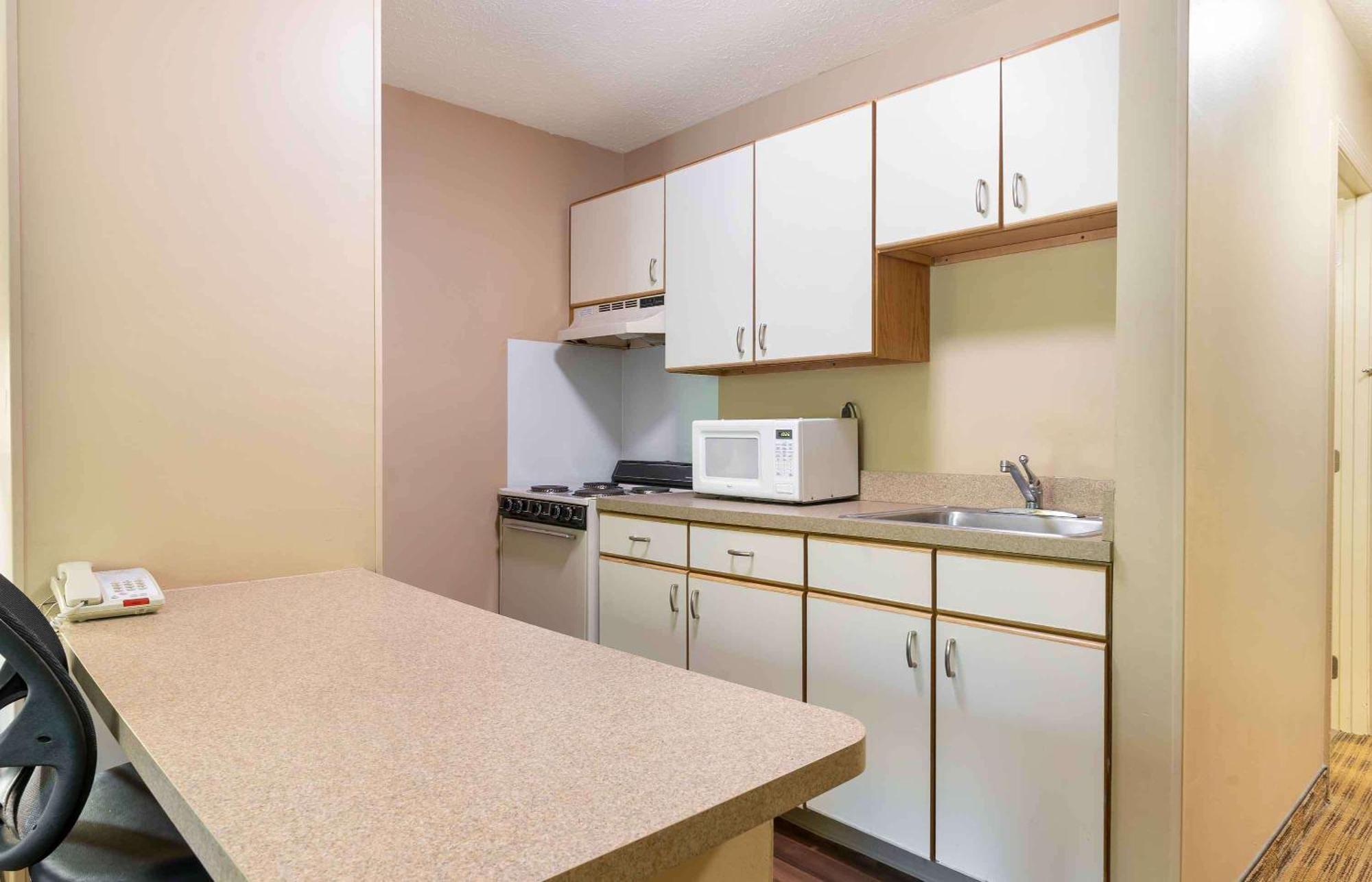 Extended Stay America Select Suites - Charlotte - Tyvola Rd - Executive Park Bagian luar foto