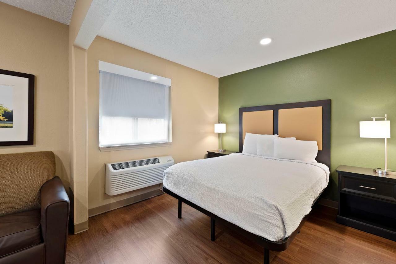 Extended Stay America Select Suites - Charlotte - Tyvola Rd - Executive Park Bagian luar foto