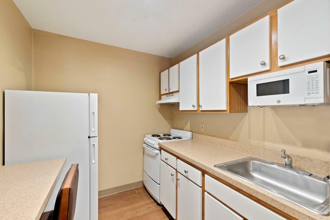 Extended Stay America Select Suites - Charlotte - Tyvola Rd - Executive Park Bagian luar foto